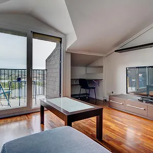 Luminoso Atico Con Terraza, Irun, Parking, 4pax Apartamento Irun